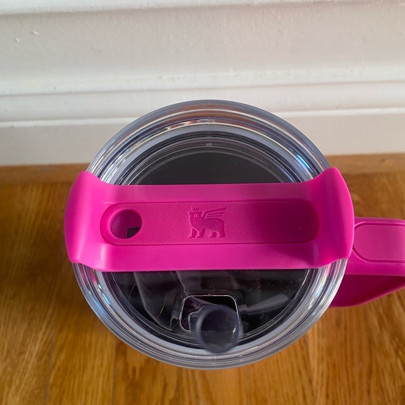 ❗️SALE❗️Stanley Pink Quencher H2.0 Tumbler - Picture 3 of 4